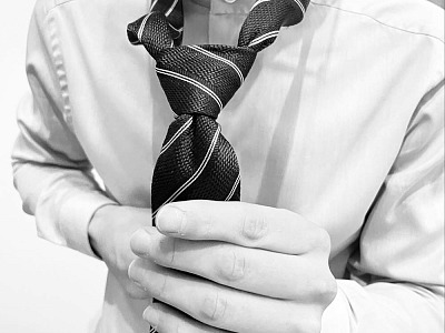 jak zawiązać krawat